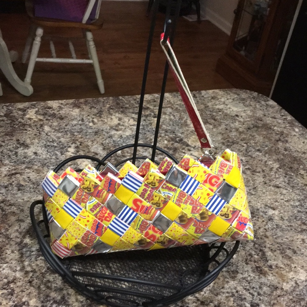 Candy wraps pepper wristlet❗️